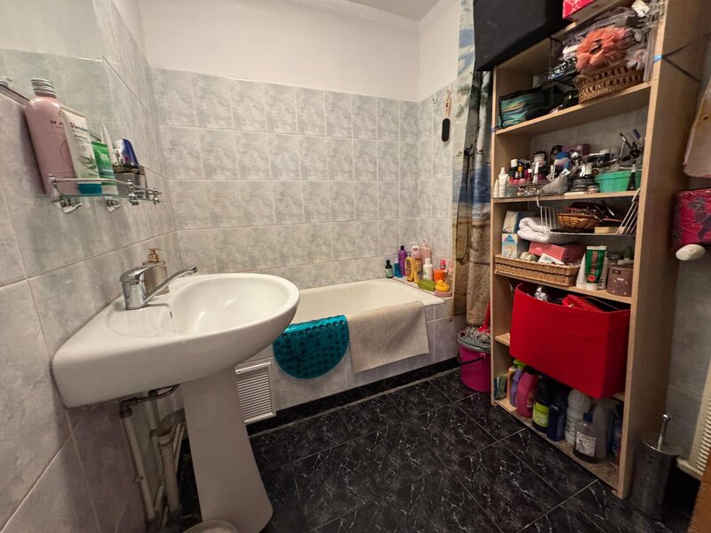 Cotroceni proprietar vand apartament de 2 camere in zona Cotroceni